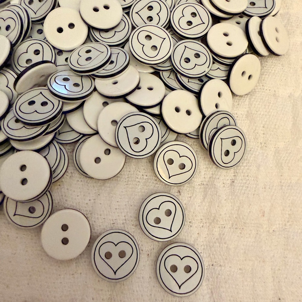 62 White Heart Button Set - Cute Round Sewing Buttons
